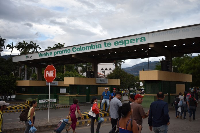 As influx of Venezuelan migrants continues into Colombia, USAID promises more financial assistance